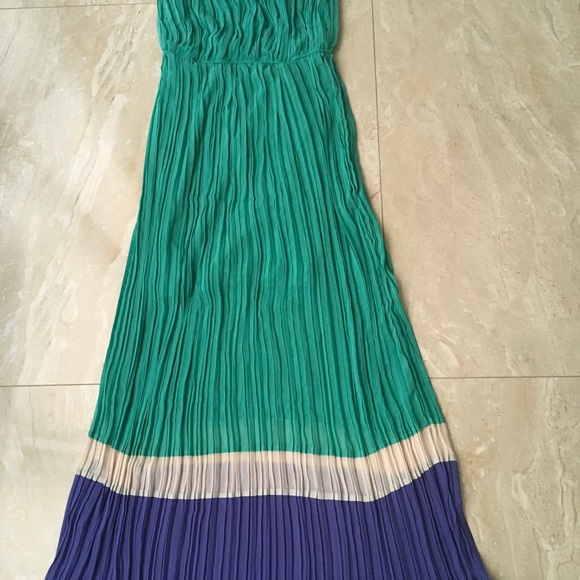 Romeo & Juliet Couture Dresses & Skirts - ROMEO & JULIETTE STRAPLESS DRESS